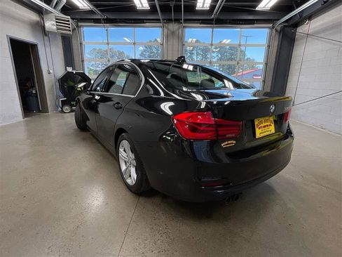 Used 2018 BMW 330i Sedan image 3