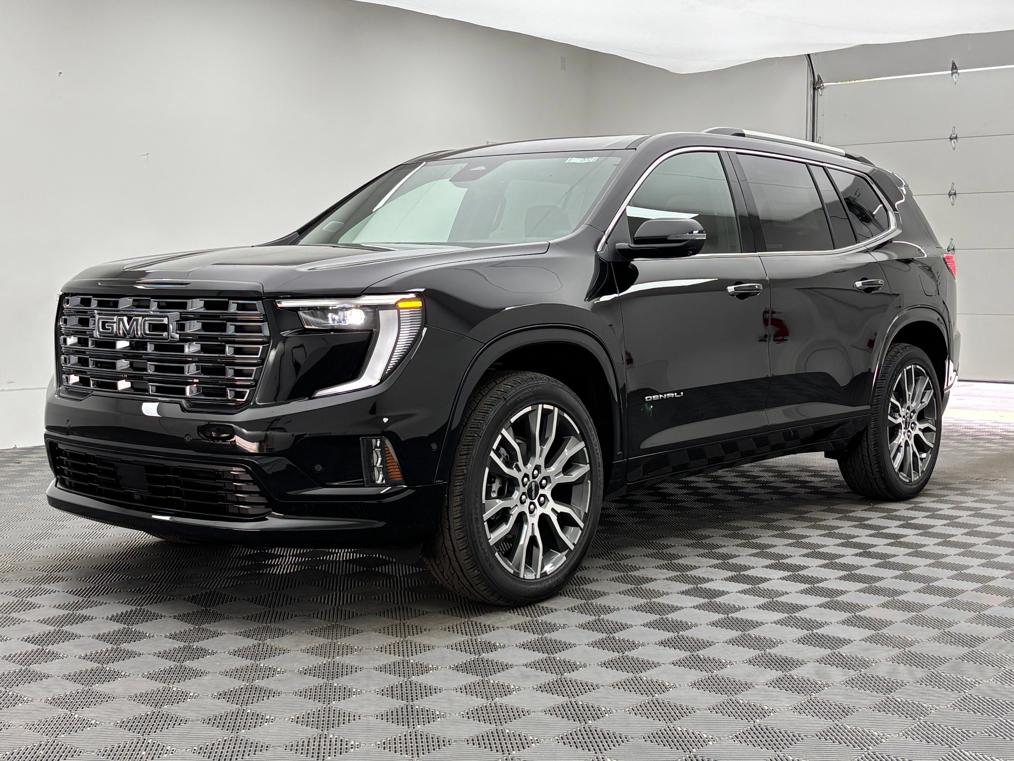 New 2026 GMC Acadia Denali Ultimate w/ LPO, Floor Liner Package AWD/4WD image 2