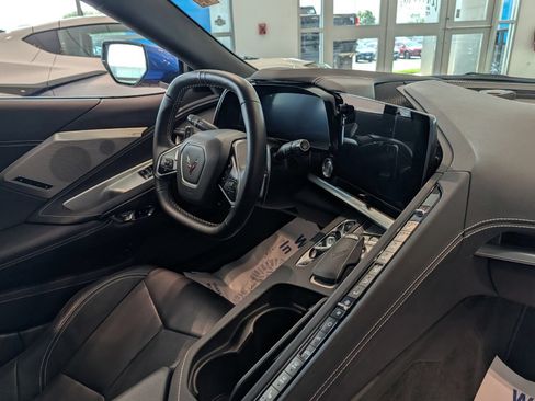 Used 2022 Chevrolet Corvette Stingray Preferred Cpe w/ Z51 Performance Package RWD image 29