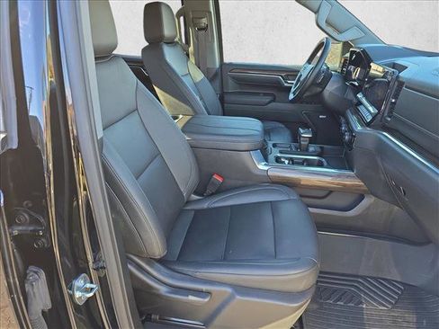 Used 2023 Chevrolet Silverado 1500 LT Trail Boss w/ Convenience Package II image 10