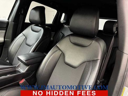 Used 2024 Jeep Compass Latitude image 13