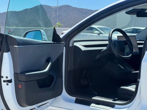 Used 2024 Tesla Model 3 Standard Range RWD image 7