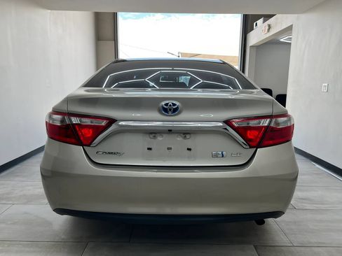 Used 2016 Toyota Camry LE FWD image 3