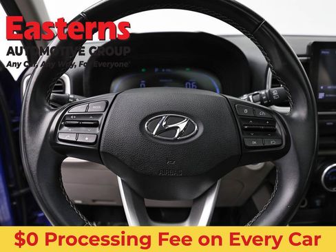 Used 2024 Hyundai Venue SEL FWD image 10