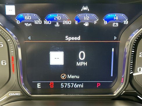 Used 2021 GMC Yukon XL Denali w/ Denali Premium Package RWD image 12