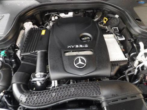 Used 2019 Mercedes-Benz GLC 350e 4MATIC image 29