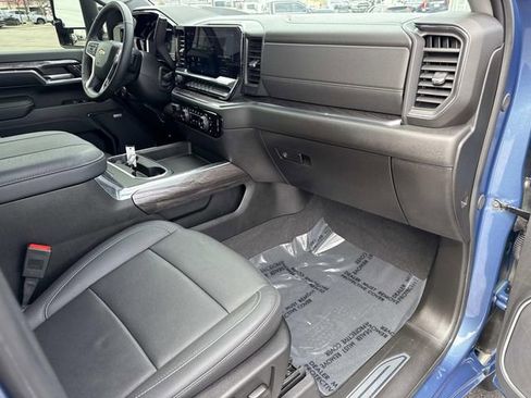 Used 2024 Chevrolet Silverado 2500 LTZ w/ LTZ Premium Package image 13