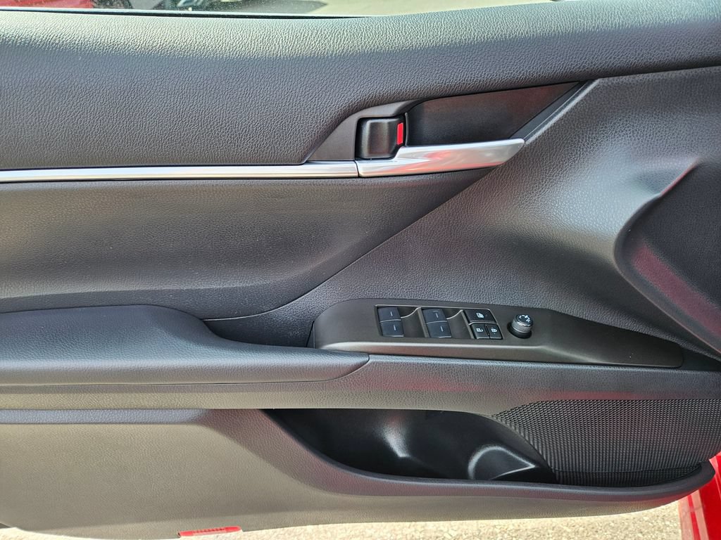 Used 2024 Toyota Camry SE FWD image 19