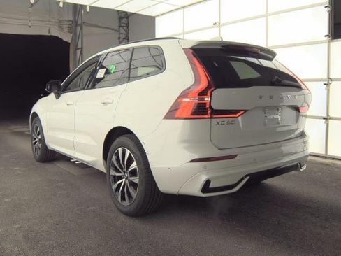 Certified 2025 Volvo XC60 B5 Plus image 4