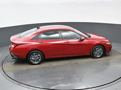 Certified 2025 Hyundai Elantra Blue image 37