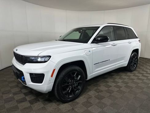 Used 2023 Jeep Grand Cherokee 30th Anniversary image 7