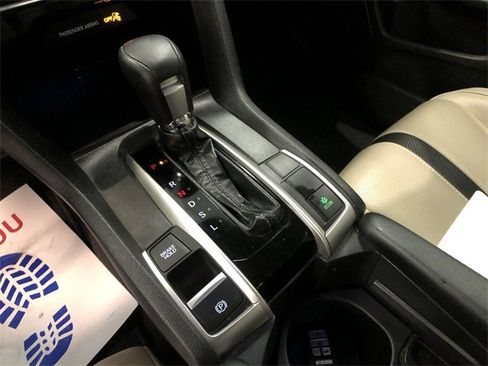 Used 2017 Honda Civic Touring image 19