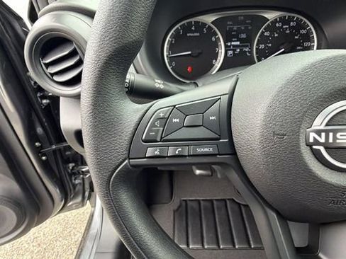 New 2025 Nissan Kicks Play S image 27