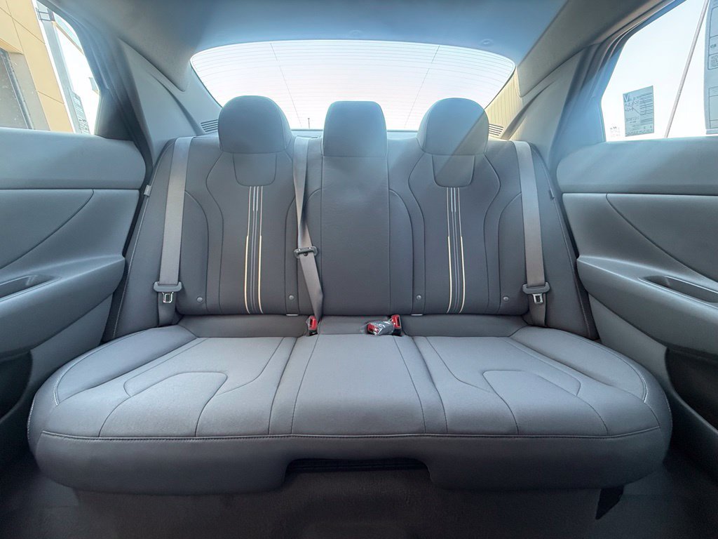 Used 2023 Hyundai Elantra SEL w/ Convenience Package FWD image 28