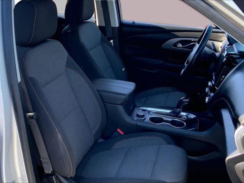 Used 2019 Chevrolet Traverse LT FWD image 9
