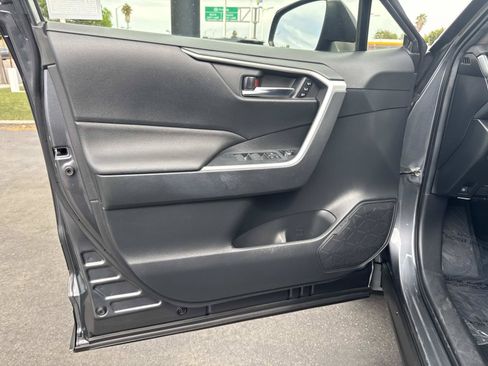 Used 2022 Toyota RAV4 XLE Premium AWD/4WD image 19