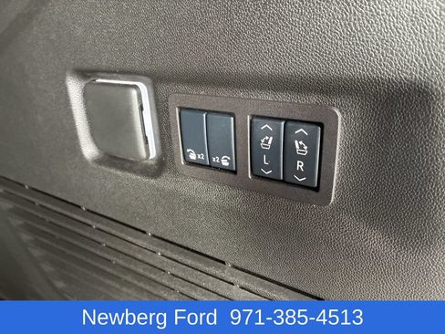 Used 2025 GMC Yukon XL Elevation w/ Elevation Premium Package AWD/4WD image 34