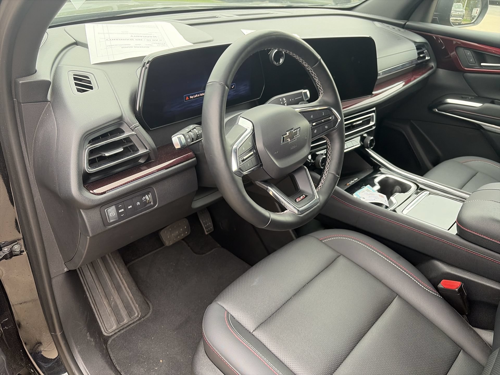 Used 2025 Chevrolet Traverse Z71 w/ Driver Confidence Package AWD/4WD image 11