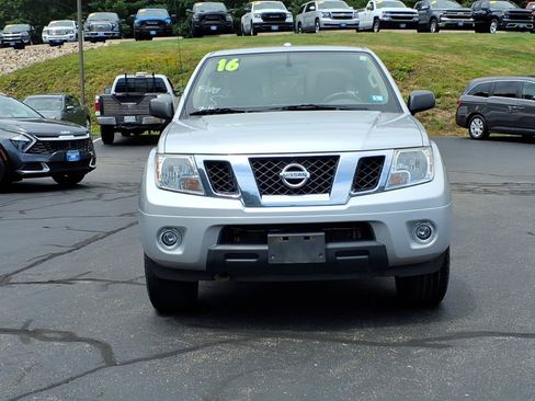 Used 2016 Nissan Frontier SV w/ SV Value Truck Package AWD/4WD image 2