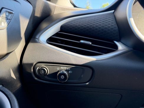 Used 2024 Chevrolet Malibu LT image 18