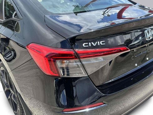 Used 2023 Honda Civic Sport image 14