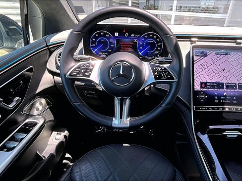 Used 2023 Mercedes-Benz EQE 500 4MATIC Sedan image 5
