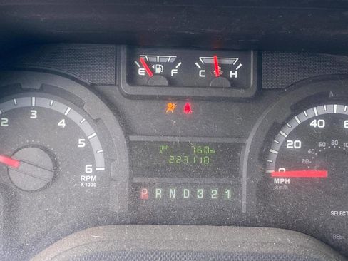 Used 2012 Ford E-350 and Econoline 350 Super Duty w/ Interior Upgrade Pkg image 13