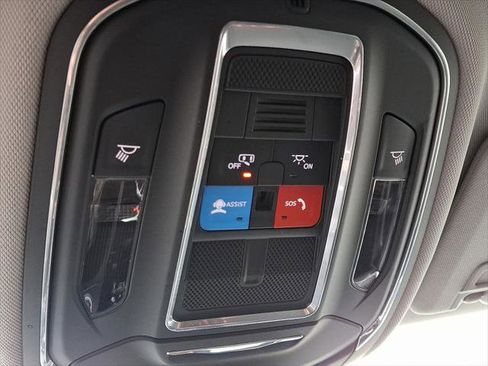 Certified 2023 Jeep Grand Cherokee Laredo image 32