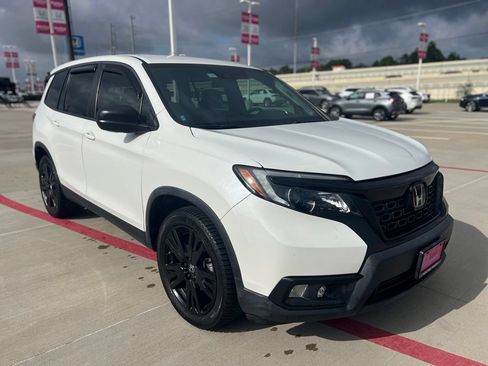 Used 2021 Honda Passport Sport image 1