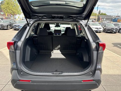 Used 2025 Toyota RAV4 LE AWD/4WD image 8