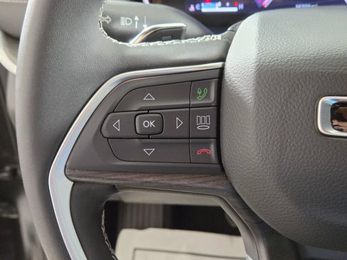 Used 2024 Jeep Grand Cherokee Limited w/ Luxury Tech Group II RWD image 29