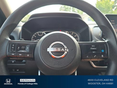 Used 2024 Nissan Rogue SV FWD image 21