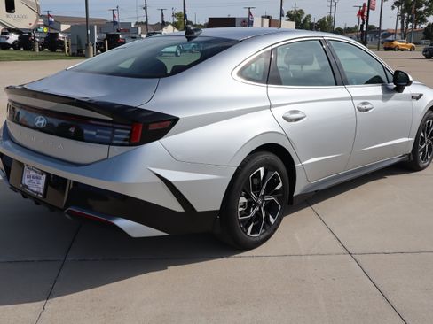 Used 2025 Hyundai Sonata SEL FWD image 5