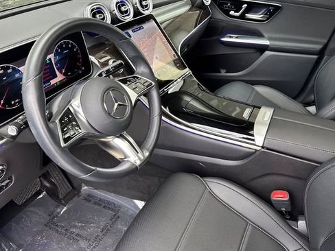 Used 2025 Mercedes-Benz GLC 300 4MATIC image 10