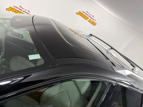 Used 2023 Nissan Pathfinder SL w/ SL Premium Package FWD image 12