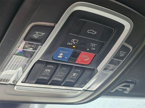 Used 2023 RAM 3500 Laramie w/ Night Edition image 37