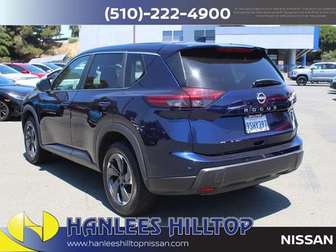 Used 2025 Nissan Rogue SV FWD image 9