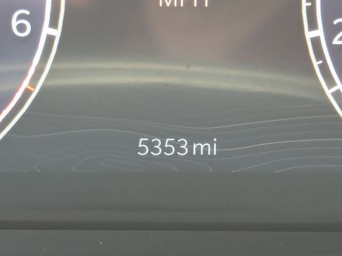 Certified 2025 Jeep Grand Cherokee Limited w/ Black Appearance Package image 22