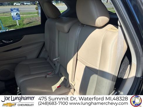 Used 2017 Nissan Rogue SL w/ SL Premium Package AWD/4WD image 13