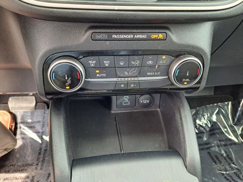 Used 2022 Ford Escape SE AWD/4WD image 13