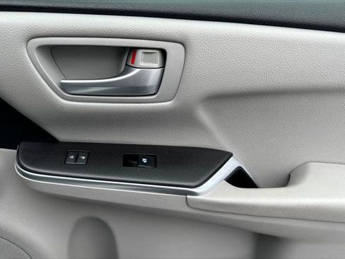Certified 2017 Toyota Camry LE image 18