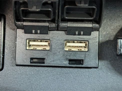 Used 2019 Toyota Highlander LE image 21