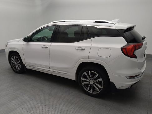 Used 2020 GMC Terrain Denali w/ Denali Premium Package FWD image 3