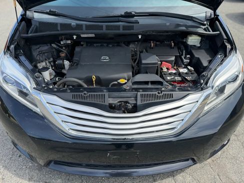 Used 2015 Toyota Sienna Limited AWD/4WD image 17