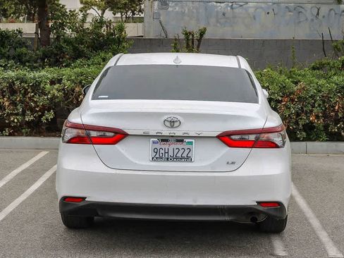 Used 2022 Toyota Camry LE FWD image 8