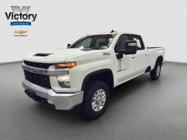 Used 2022 Chevrolet Silverado 3500 LT w/ Convenience Package AWD/4WD image 3