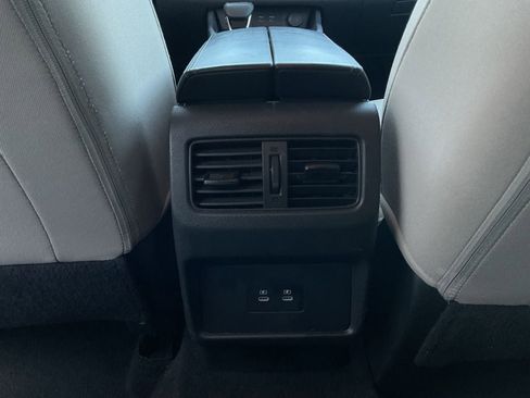 Used 2025 Nissan Rogue SV image 19