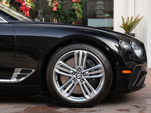 Used 2023 Bentley Continental GT Mulliner image 6