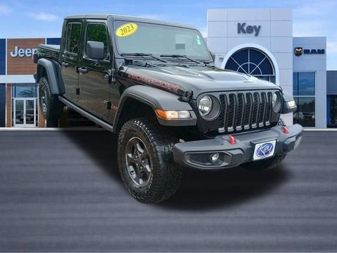 Used 2023 Jeep Gladiator Rubicon w/ Dual Top Group AWD/4WD image 8