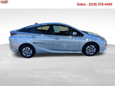 Used 2016 Toyota Prius Three FWD image 7